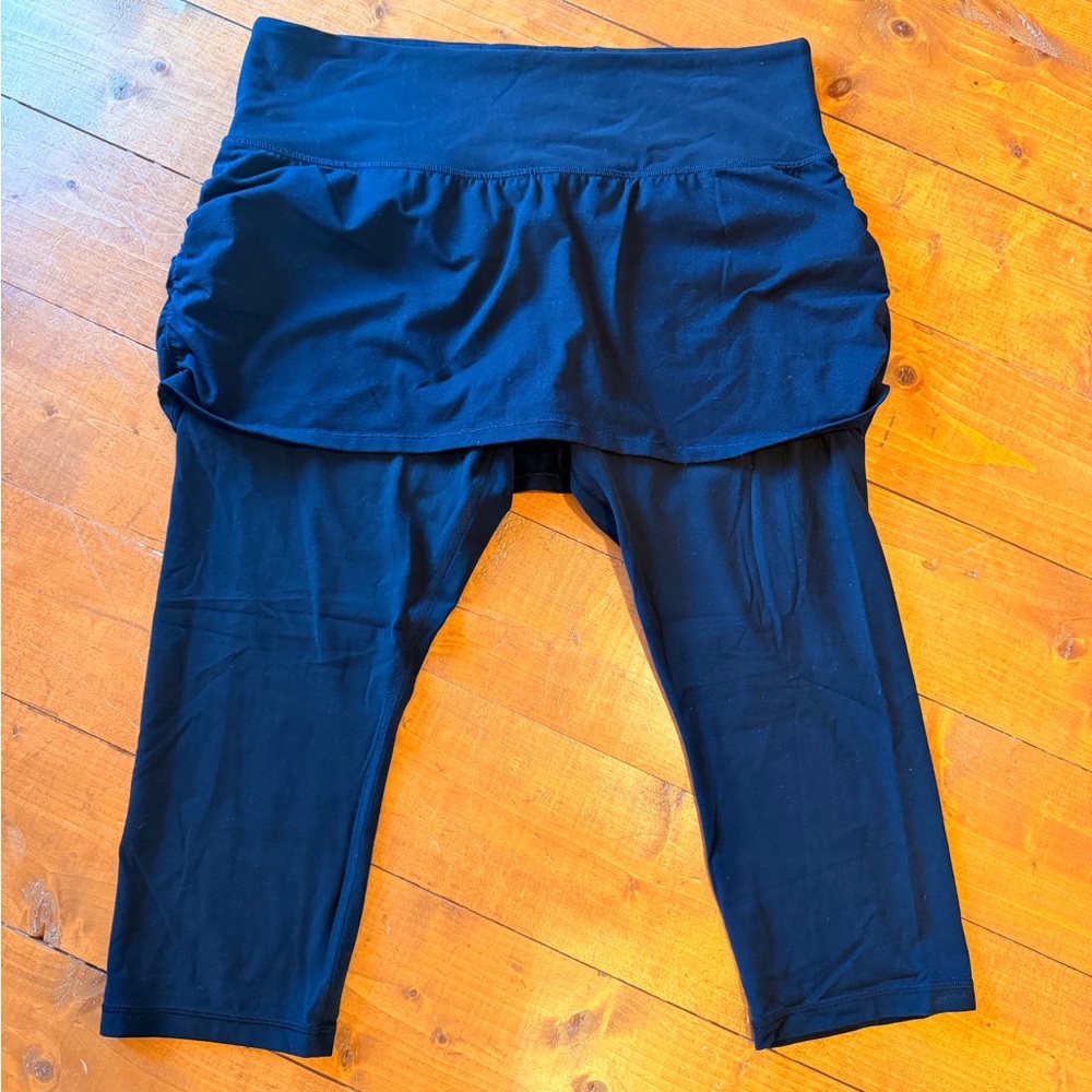 Athleta Elation 2-in-1 Capri Skapri Performance Leggings
